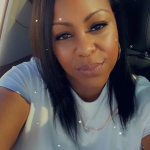 Meet your Posher, Monique